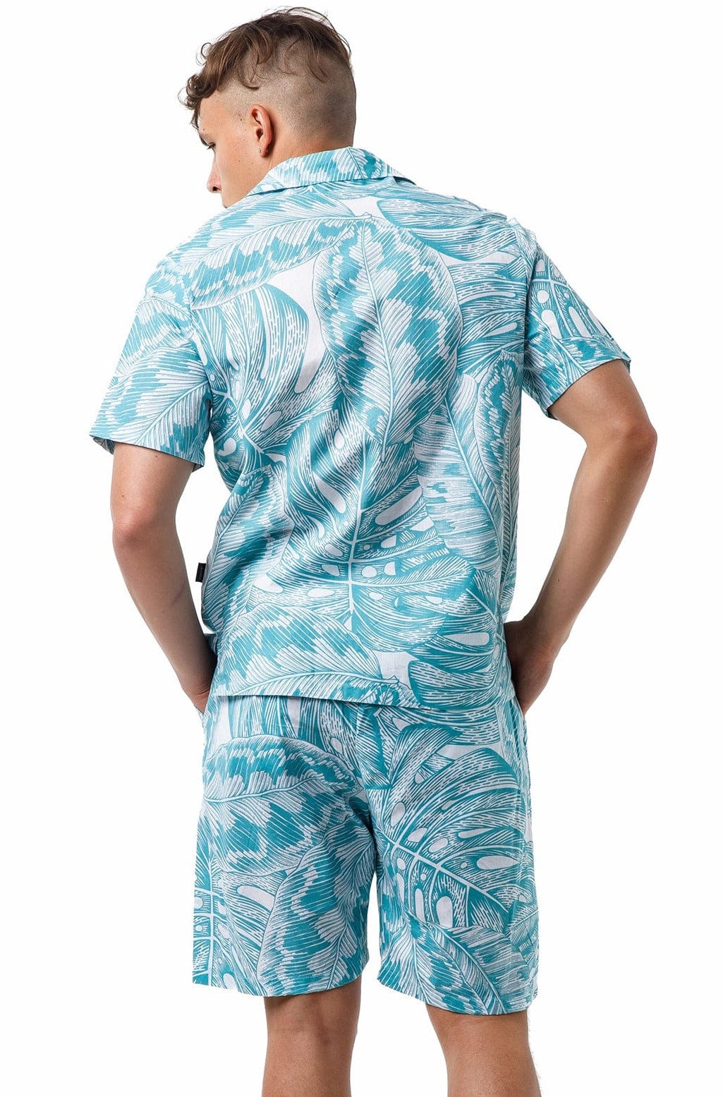 أوسترلاي - طقم قميص وشورت مطبوع - أبيض / أزرق